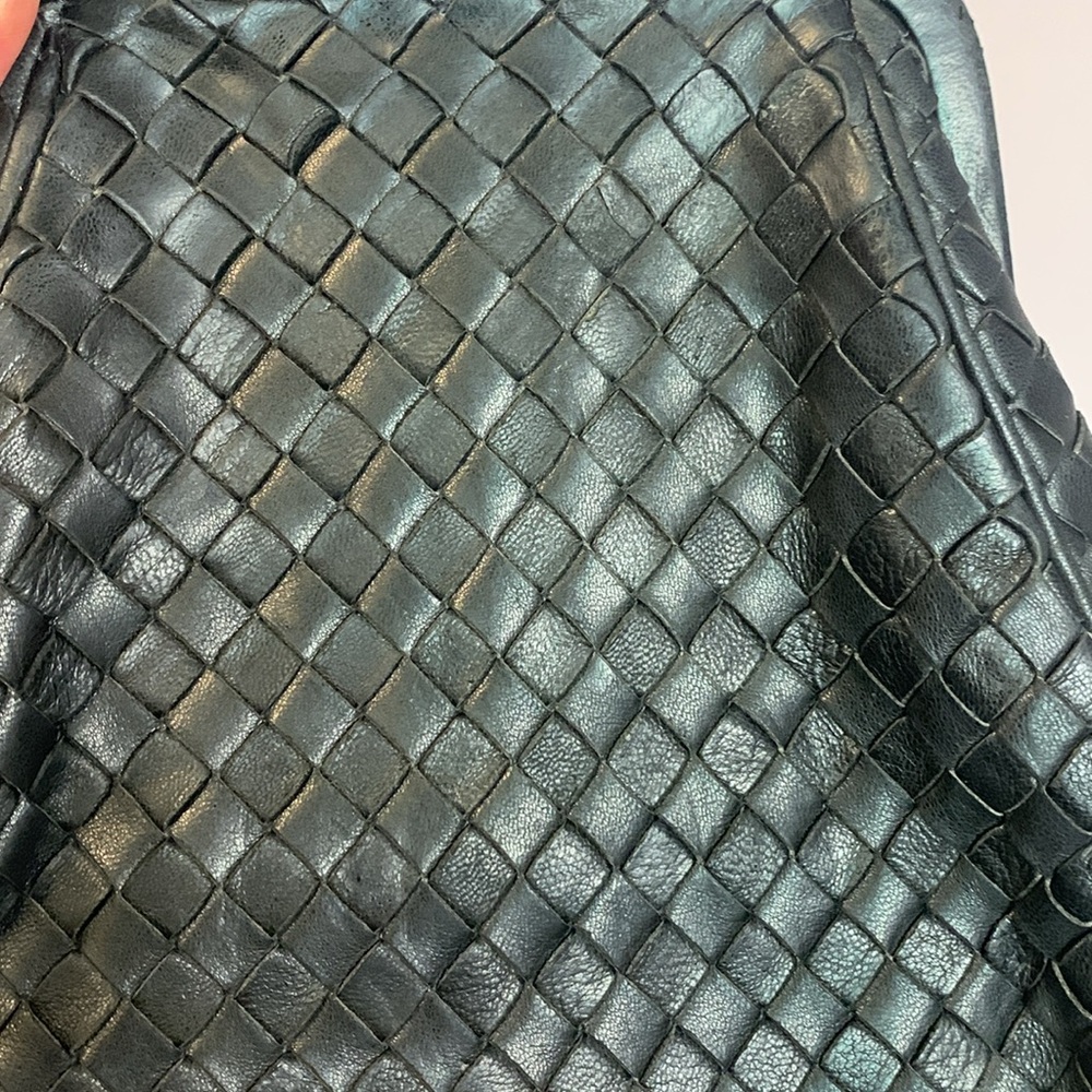 BLACK WEAVED LEATHER KISS LOCK CROSSBODY - Picture 4 of 10